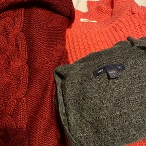 Bundle of 3 sweaters
